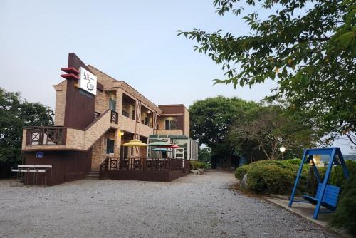 Ttanttuk Maison | Anmyeondo Noeul Shimteo Pension