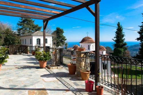 Agios Dimitrios Maison | Anna maria