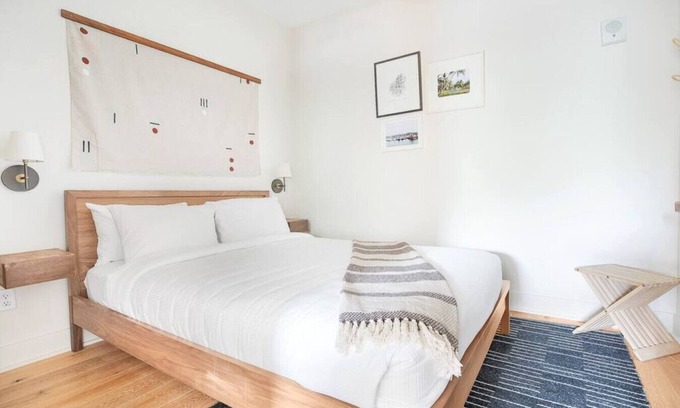 Yamacraw Village Copropriété | Annabelle 2B - City Views near City Market, River