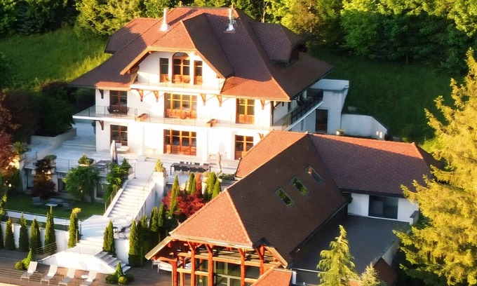 Veyrier-du-Lac Villa | Annecy Location Prestige : Villa Josephine - Vue Imprenable sur le Lac d'Annecy