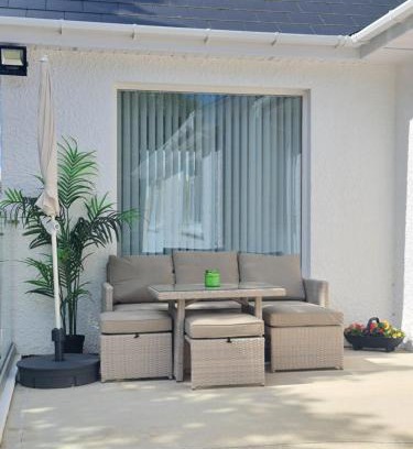 Moville Maison | Annie's House with Thermal Health Spa