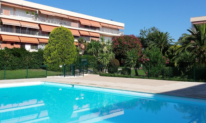 Plaine de la Brague Appartement | Antibes residence avec piscine, tennis, très grande terrasse, jardin, prox mer