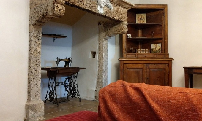 Calascio Maison | Maison en pierre dans les montagnes des Abruzzes