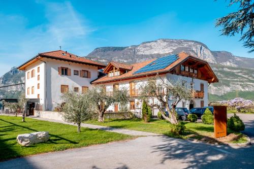 Mezzocorona Maison | Antico Fienile Agritur