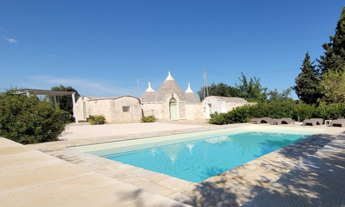 Ceglie Messapica Maison | Antico TRULLO ULMO - Piscine privée + Wi-Fi gratuit