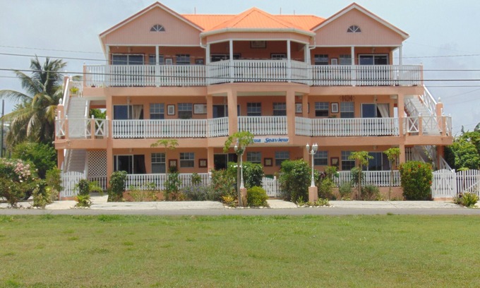 Runaway Bay Appartement | Antigua Seaview Oleander 3