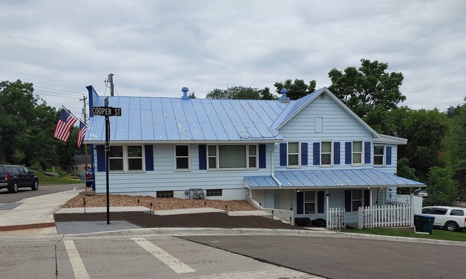 Waupaca Appartement | Antique Home Downtown Waupaca