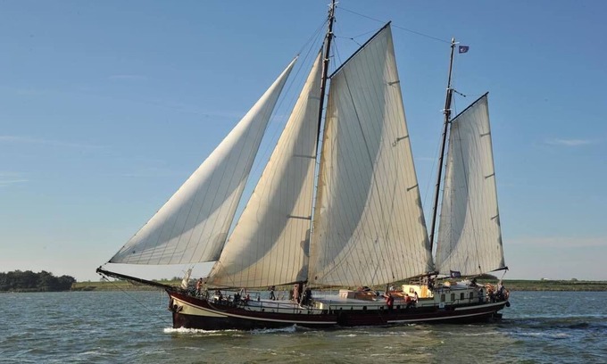 Amsterdam North Location De Bateaux | Velero antiguo y lujoso Waterwolf, 26 camas.