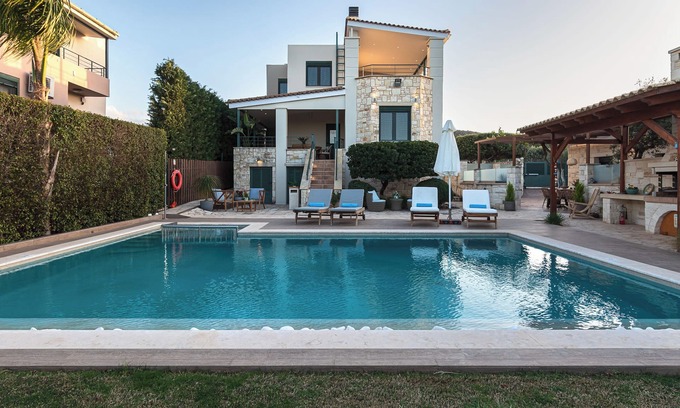Mourniai Villa | Antonia Blue Villa avec emplacement privilégié