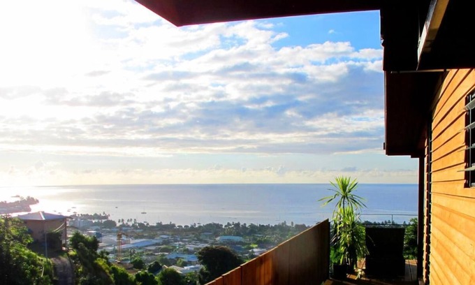 Arue Maison | Bungalow Anuhe avec Vue Ocean - Bounty Lodge Tahiti