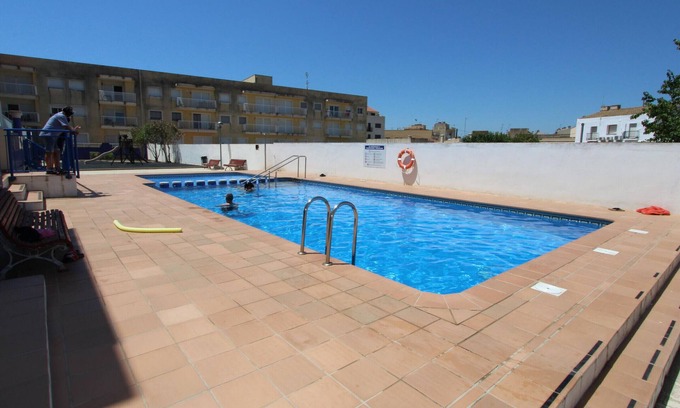 Sant Jaume d'Enveja Appartement | Ap ELS PINS, ideal para tus vacaciones cerca del mar, wifi gratuito, aire acondicionado , piscina comunitaria, se admiten mascotas, playa para perros