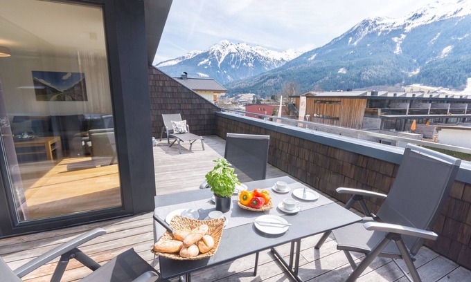 Schonbach Appartement | Apartment on the sunny slope with two terraces