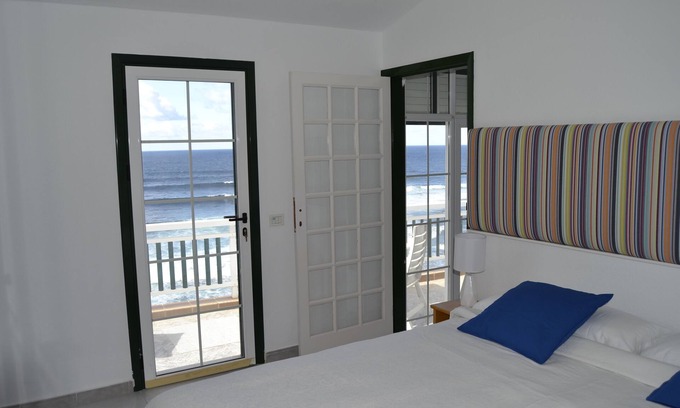 Punta del Hidalgo Appartement | Appartement directement sur la mer avec une vue fantastique à Punta del Hidalgo