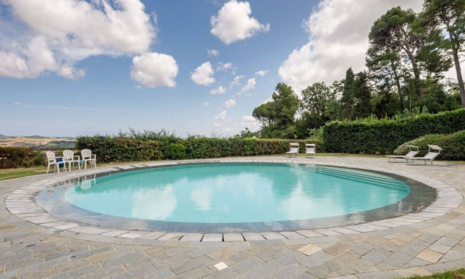 Mombaroccio Appartement | Apartment in Villagrande with Pool & Garden