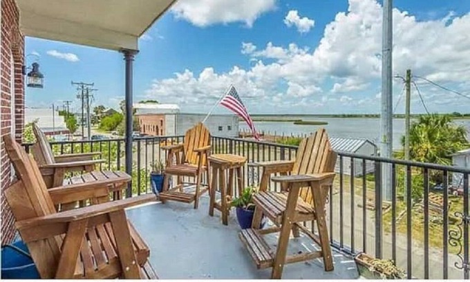 Historic Downtown Apalachicola Maison | Apalachicola Getaway on Water Street
