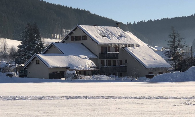 Autrans-Meaudre-en-Vercors Appartement | Appartement Les Ptits Loups, Autrans-Méaudre en Vercors vue montagne, terrasse privée et jardin
