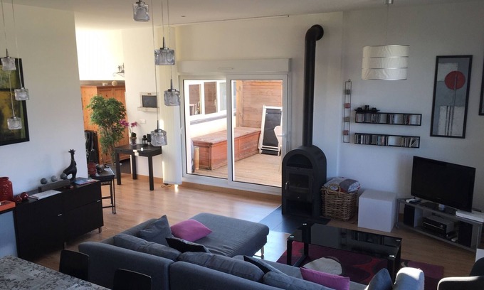 Saint-Laurent-en-Grandvaux Appartement | Dans résidence avec piscine très bel appartement *** traversant 110 m²+terrasse