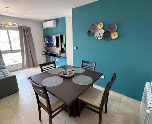 Rio Cuarto Appartement | Apart Azucena, 1 dormitorio céntrico con balcón y cochera