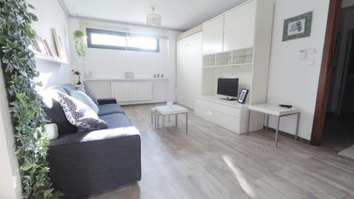 Genil Appartement | Apart BLANCO para ESQUÍ y ALHAMBRA. Garaje privado