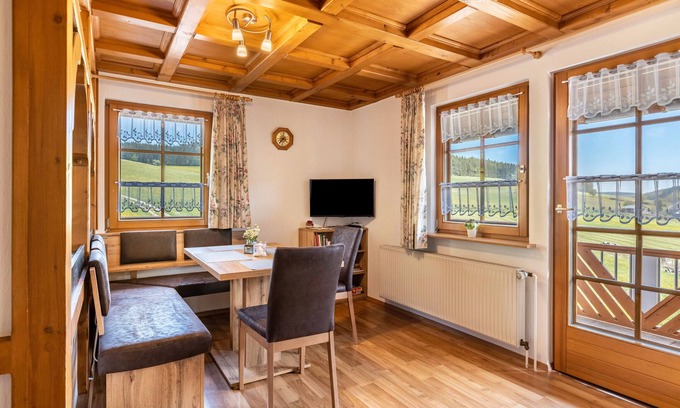 Schollach Appartement | Appartement "Erdgeschoss" avec vue sur les montagnes, terrasse privée et Wi-Fi