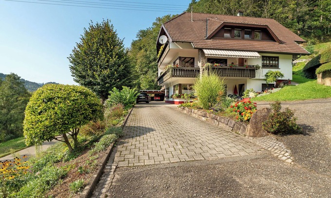 Ottenhofen im Schwarzwald Appartement | Appartement "Haus Schindler" avec vue sur les montagnes, terrasse privée et Wi-Fi