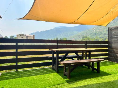 Esterri D'Aneu Appartement | Apartament amb terrassa a Esterri by RURAL D'ÀNEU