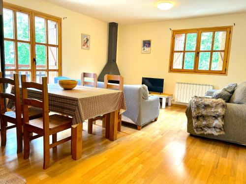 Escalo Appartement | Apartament de muntanya i lluminós by RURAL D'ÀNEU