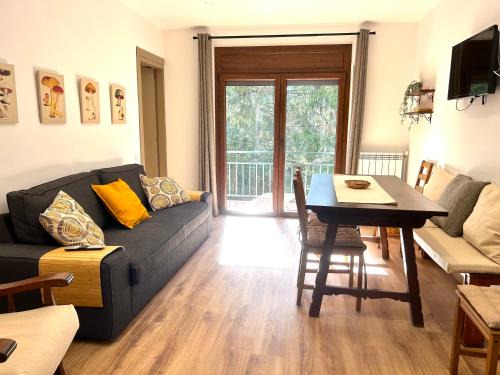 Esterri D'Aneu Appartement | Apartament familiar amb un balcó preciós al Pirineu by RURAL D'ÀNEU
