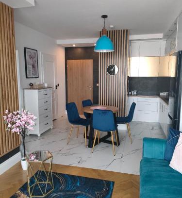 Osiedle Centrum Appartement | Apartament High Five z kominkiem