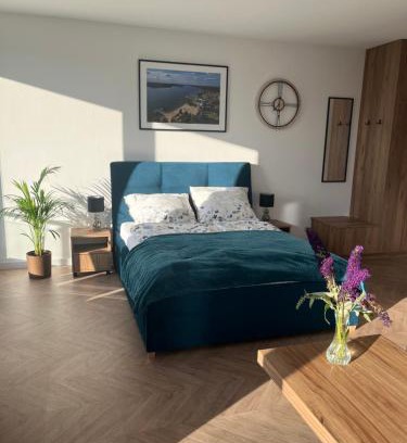 Charzykowy Appartement | Apartament Słoneczny widok boczny na jezioro