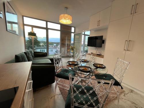 Charzykowy Appartement | Apartament Turystyczny z widokiem na jezioro