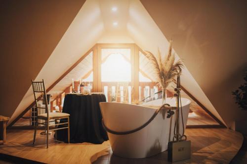 gmina Stare Miasto Appartement | Apartament z wanną wolnostojącą