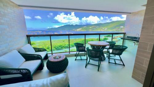 Centro Appartement | Apartamento 3 suítes Vista Mar Praia do Anjos - Arraial