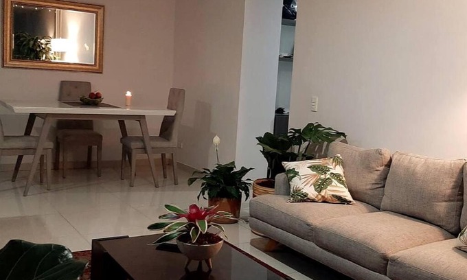 Sabaneta Maison | Apartamento compartido con anfitrión, habitación con o sin baño privado y vistas preciosas de la ciudad