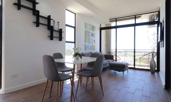 Santa Ana Appartement | Apartamento con Vista Espectacular y Amenidades de Lujo!
