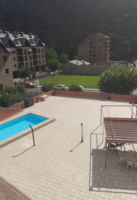 Rialp Appartement | Apartamento dúplex acogedor con piscina en Rialp