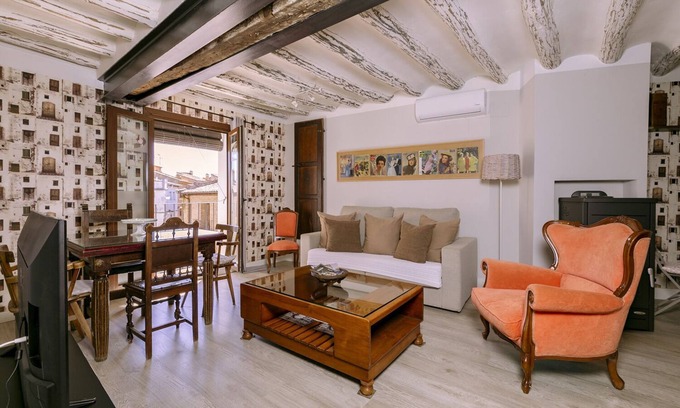 Adahuesca Appartement | Apartamento de Lujo Para 6 Personas
