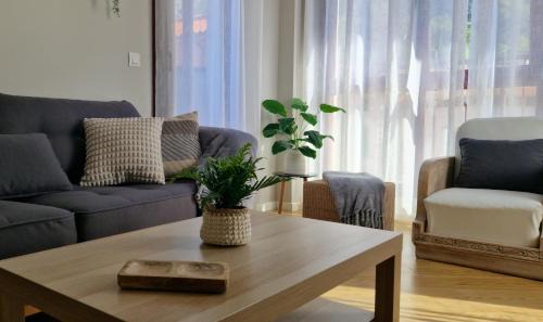 Panes Appartement | Apartamento Deva Silva by Casas de Los Picos