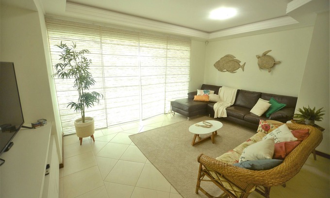 Centro Appartement | Haut standard, piscine, à 200m de la plage