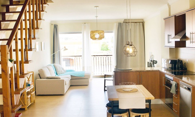 Algoz Copropriété | Apartamento Duplex, Amplo e Moderno, com Todas as Comodidades a 10 min da Praia