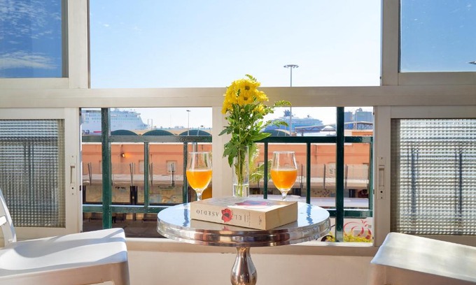 Ensanche Centro Appartement | Apartamento en centro ciudad con vistas al mar