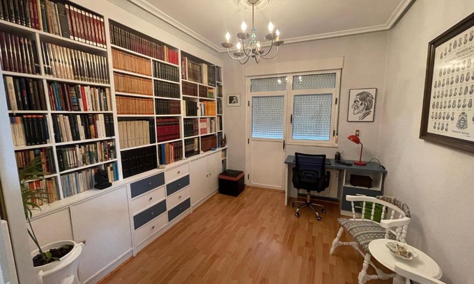 Figaredo Appartement | Apartamento en entorno natural, La biblioteca