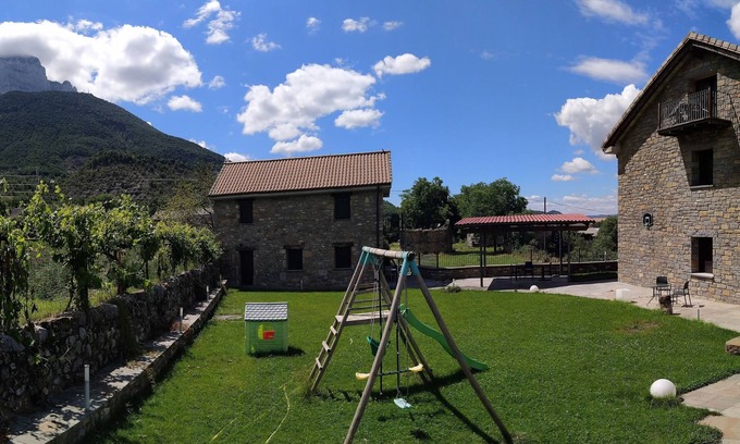 Laspuna Appartement | Apartamento en la Montaña con Vistas al Pirineo
