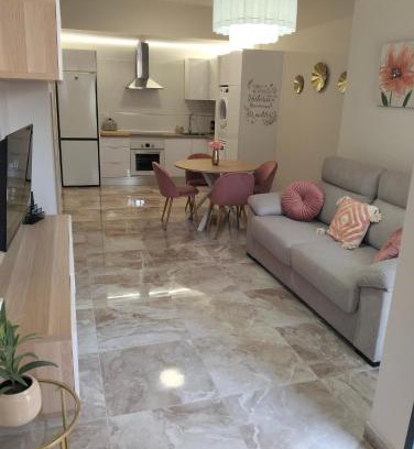 Aguilas Appartement | APARTAMENTO LUNA - 2 apartamentos céntricos juntos cerca de la playa, ideales para grupos grandes