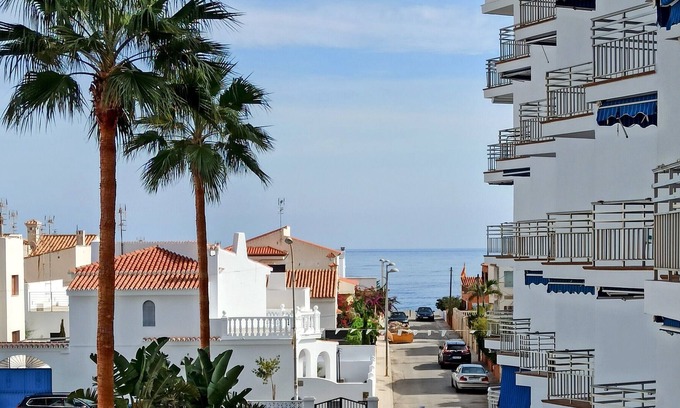 Calahonda Appartement | Apartamento Luna Azul - Cozy and calm beach apartment with sea view!