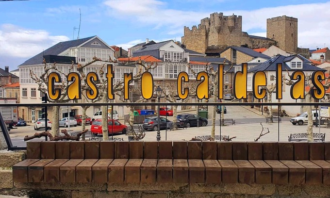 Castro Caldelas Appartement | Apartamento MUY Amplio EN Castro Caldelas EN Pleno Corazon DE LA Ribeira Sacra