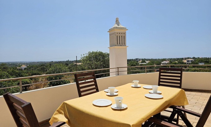Paraiso Copropriété | Apartamento no 1º Andar em Moradia no Campo