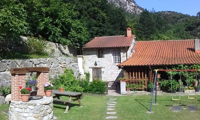 Penamellera Alta Appartement | Maison de campagne "La Tablá" avec vue sur les montagnes, terrasse privée et Wi-Fi