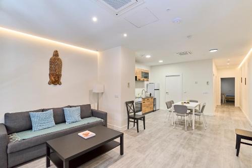 Valladolid Appartement | Apartamentos Catedral Palace by gaiarooms