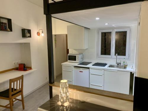 Old Town Appartement | ApartHotel Riviera - DUPLEX DE JULES - Large Studio with A C - Old Town Promenade des An